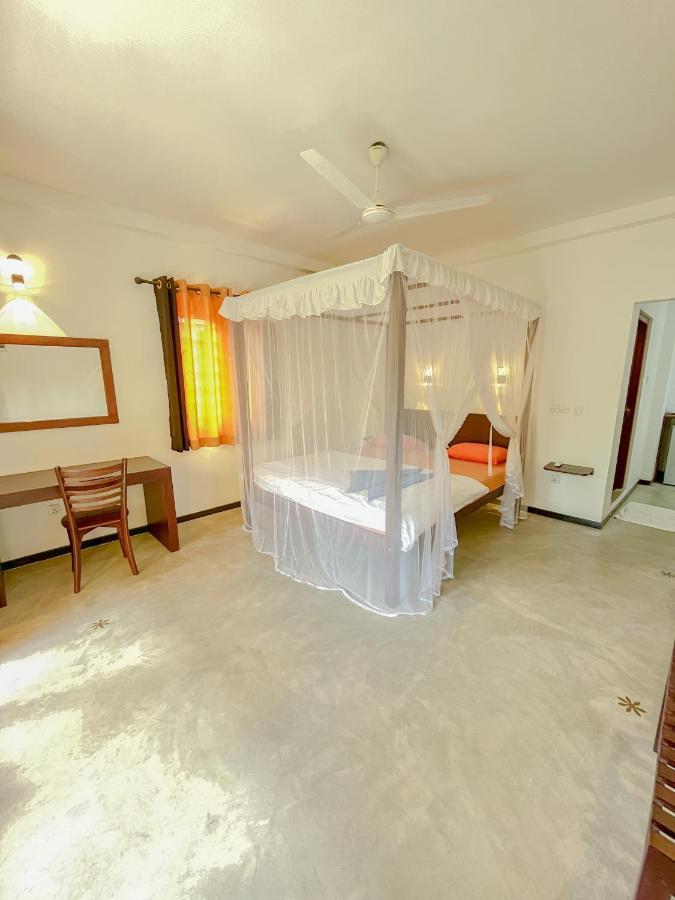 Easy Living Hotel Hikkaduwa Exterior photo