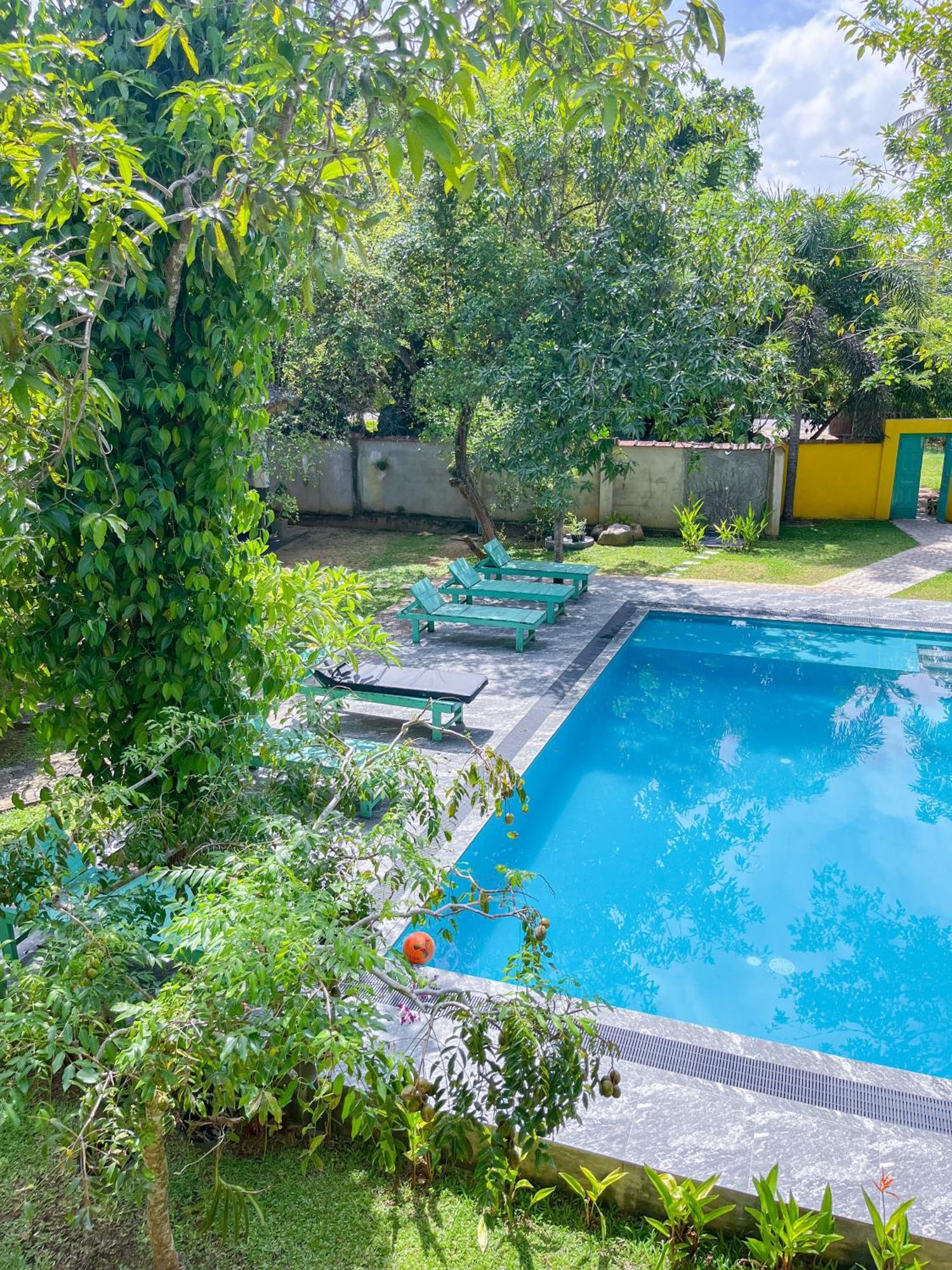 Easy Living Hotel Hikkaduwa Exterior photo